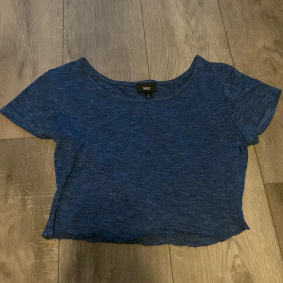 Cute and comfortable crop top! - Picture 1 of 3